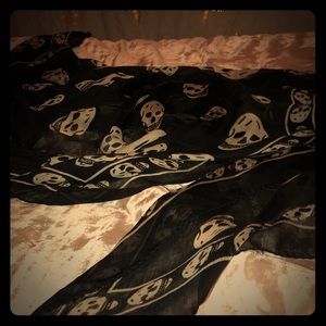 Alexander Mcqueen skull head scarf